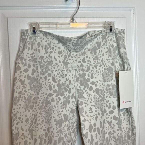 Lululemon NWT Align HR Crop 21" Cheetah Camo Weightless Sweat Wicking Leggings - Picture 5 of 9